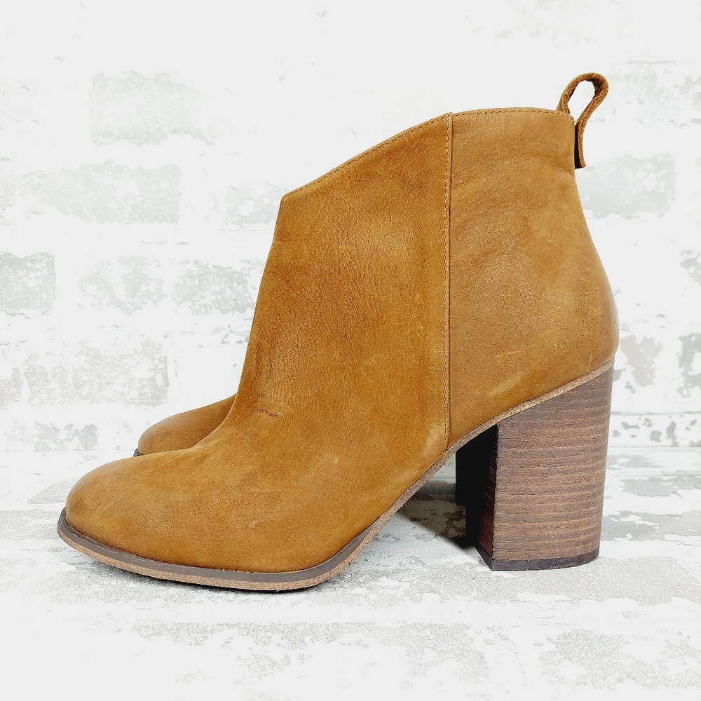 New BP Lance Brown Leather Block Heel Round Toe Ankle Bootie V414